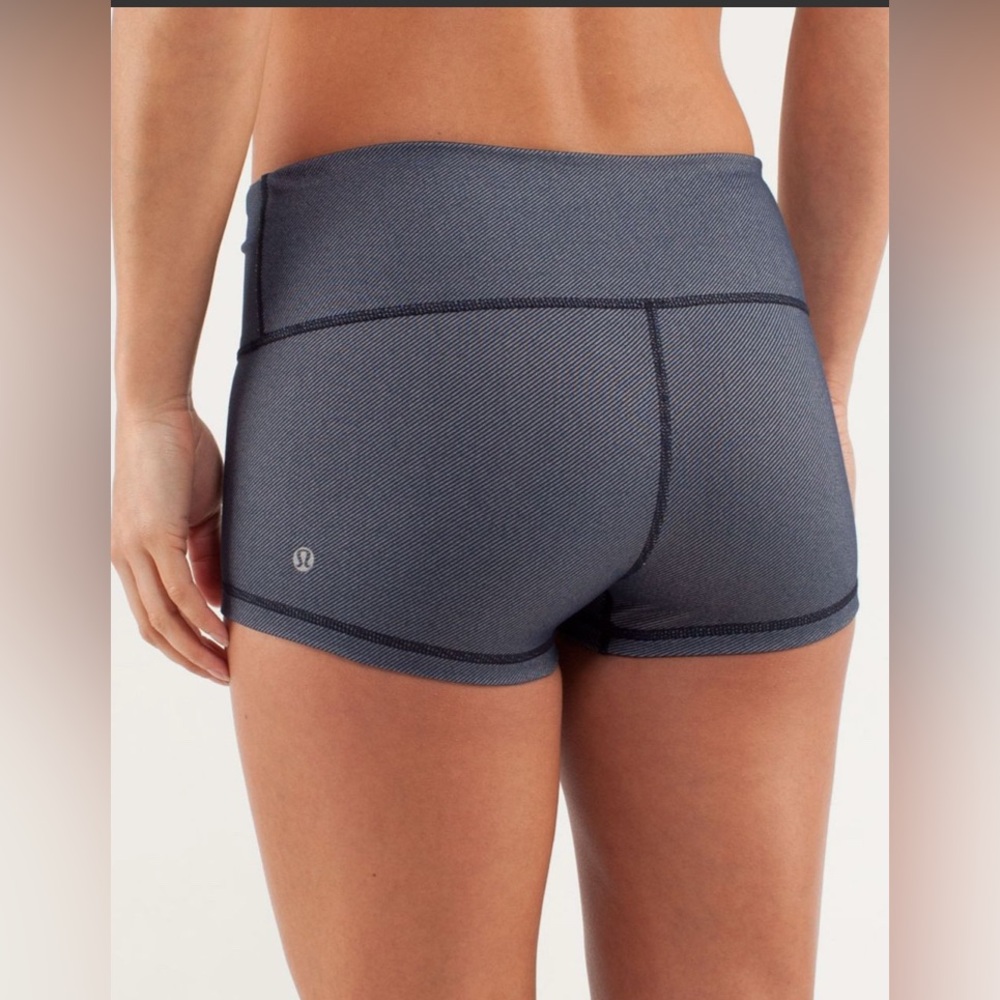 Lululemon Boogie Short *Denim Size 4 - Picture 6 of 10